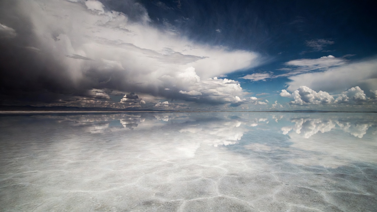 An Endless Salt Flat With A Mirror Reflection — Desktop Wallpaper